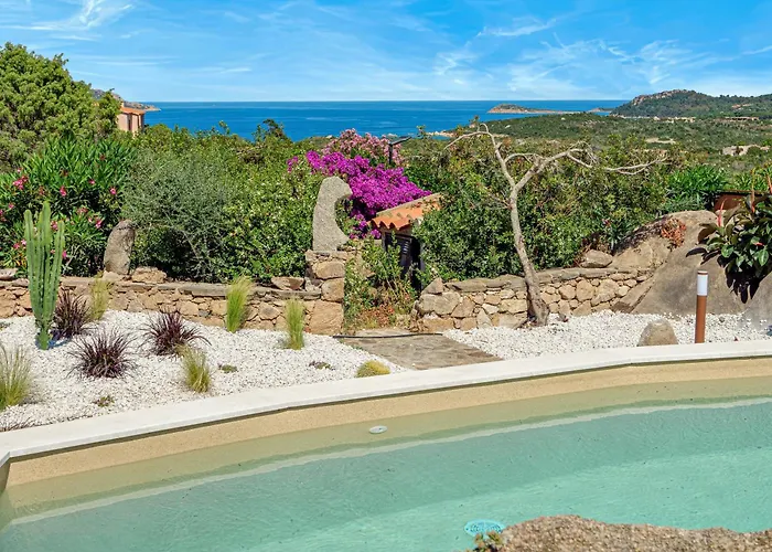 foto di Villa Leone con piscina privata Punta Molara