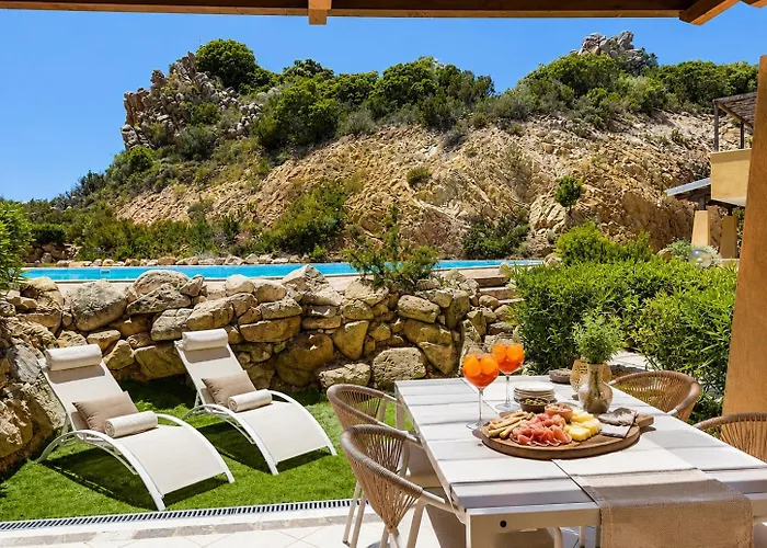 foto di Emmita'S Home - Relax Among Red Rocks And Pool Costa Paradiso